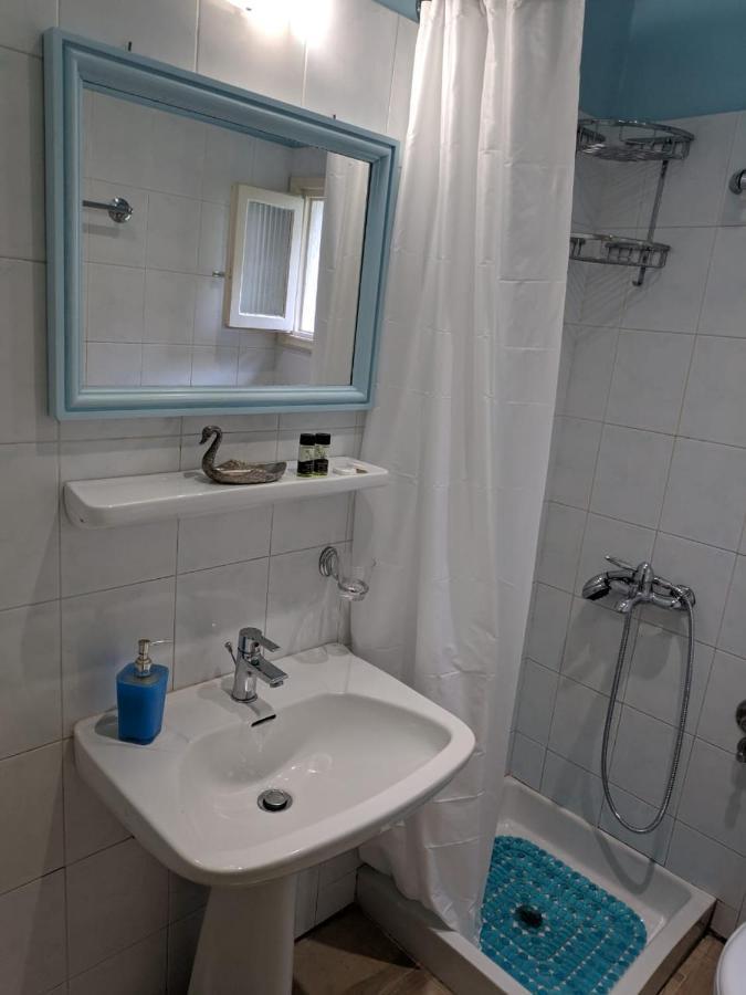 Helena'S Rooms Kassiopi Esterno foto
